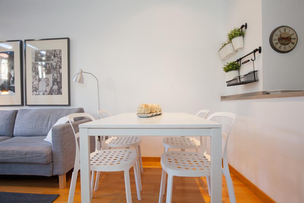 Flateli Urquinaona Apartment Barcelona Exterior photo