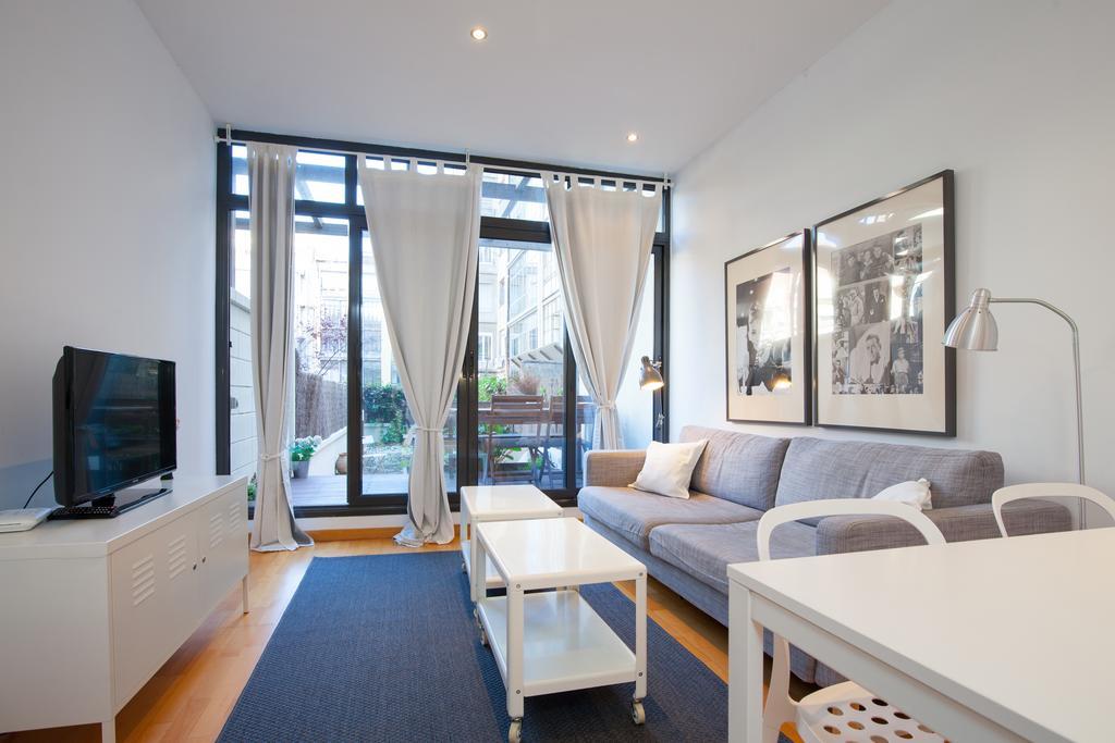 Flateli Urquinaona Apartment Barcelona Exterior photo
