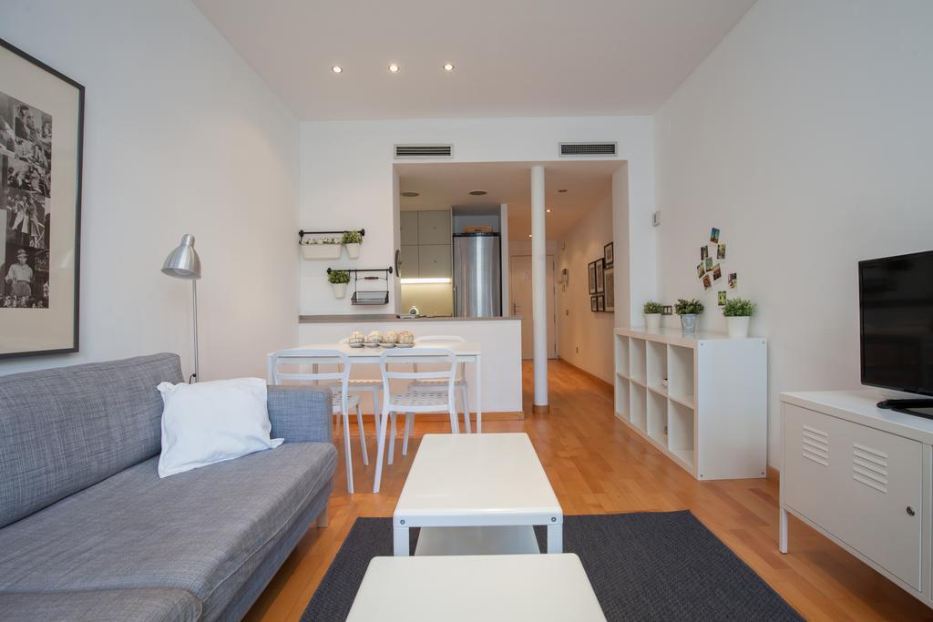 Flateli Urquinaona Apartment Barcelona Exterior photo