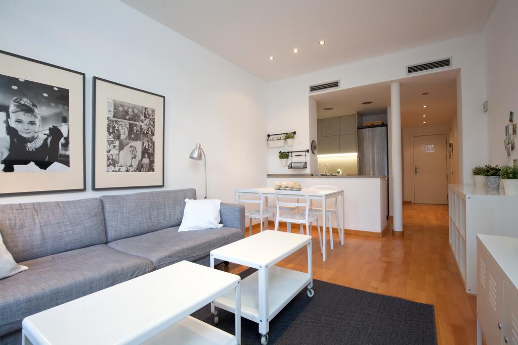 Flateli Urquinaona Apartment Barcelona Exterior photo