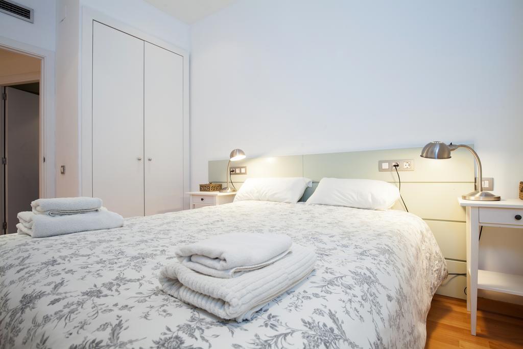Flateli Urquinaona Apartment Barcelona Exterior photo