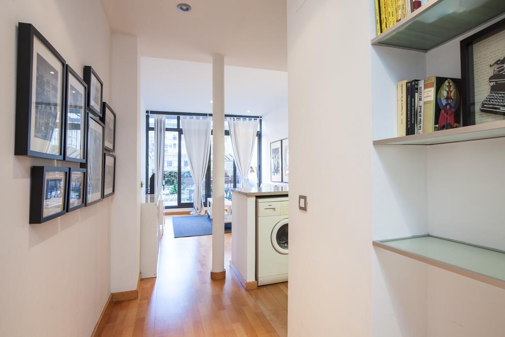 Flateli Urquinaona Apartment Barcelona Exterior photo