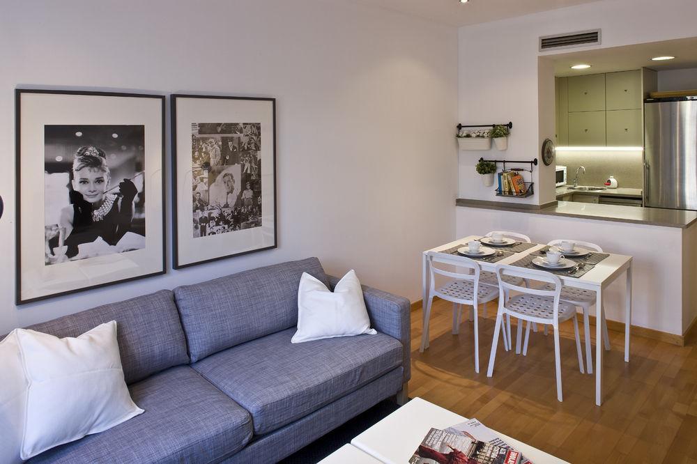 Flateli Urquinaona Apartment Barcelona Exterior photo